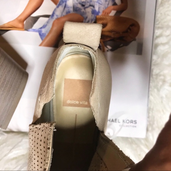 🦋 Dolce Vita Ankle Booties 🦋 - Picture 4 of 4